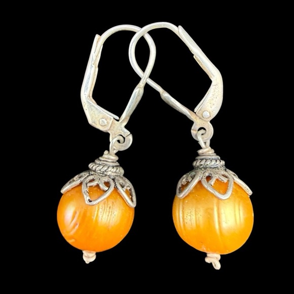 VTG Golden Pearl Drop Earrings - Picture 2 of 3